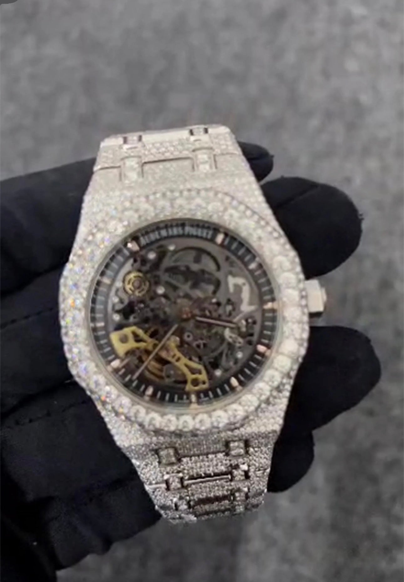 Bustdown Audemars Piguet ( Skeleton)